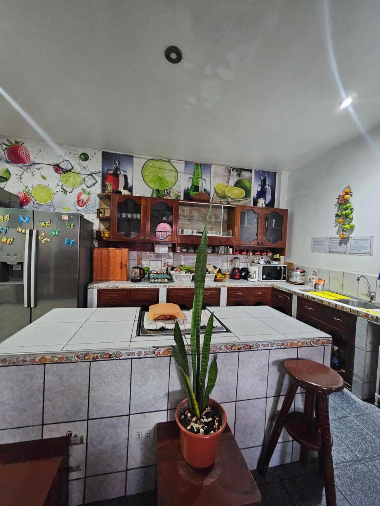 Sarisa House Hotel Iquitos Bagian luar foto