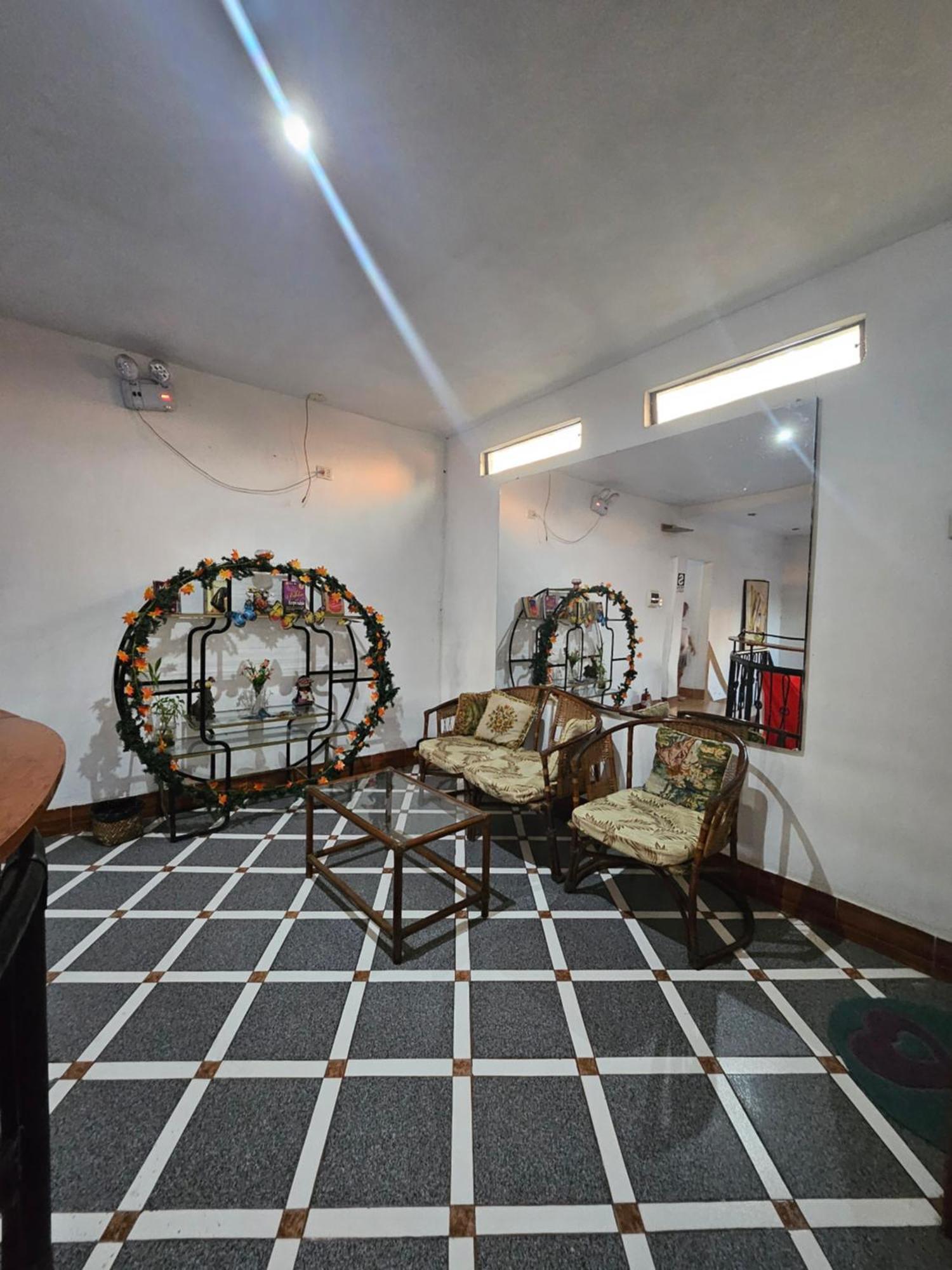 Sarisa House Hotel Iquitos Bagian luar foto
