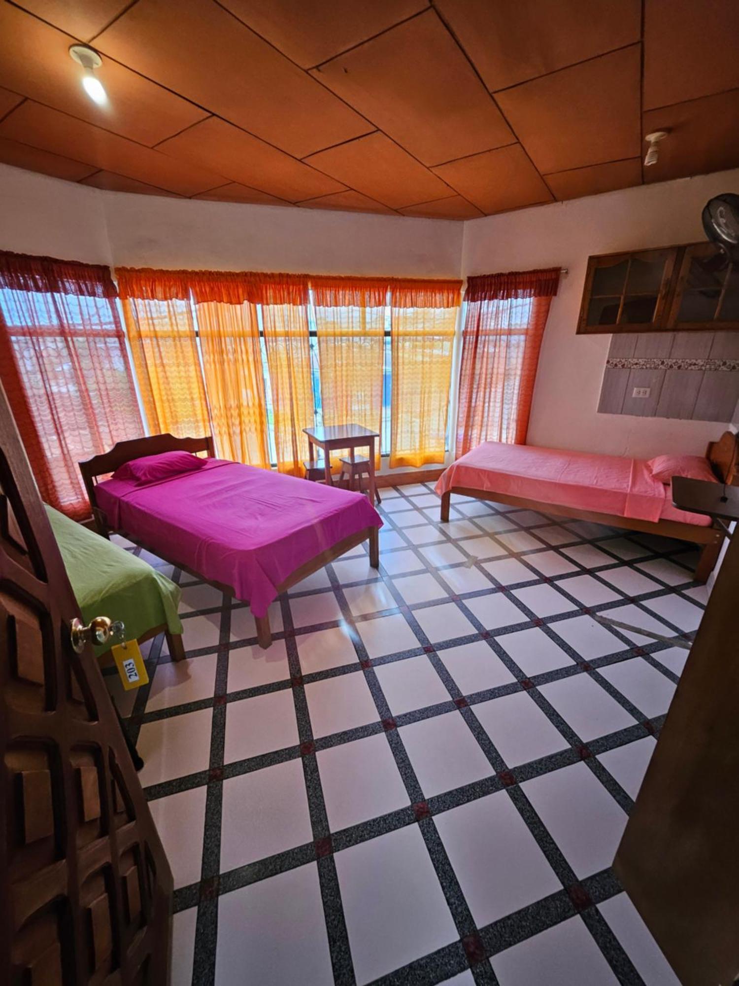 Sarisa House Hotel Iquitos Bagian luar foto