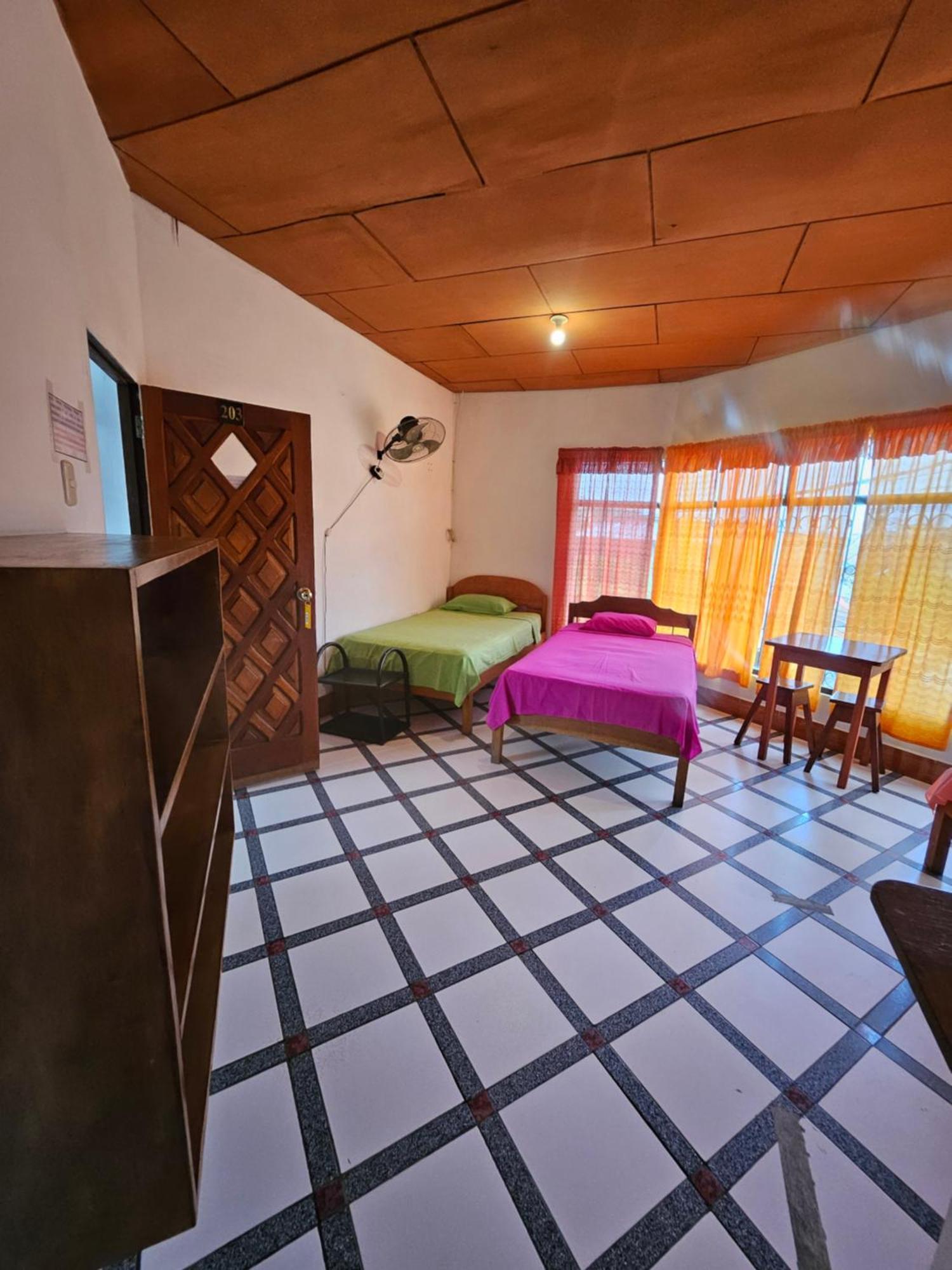 Sarisa House Hotel Iquitos Bagian luar foto