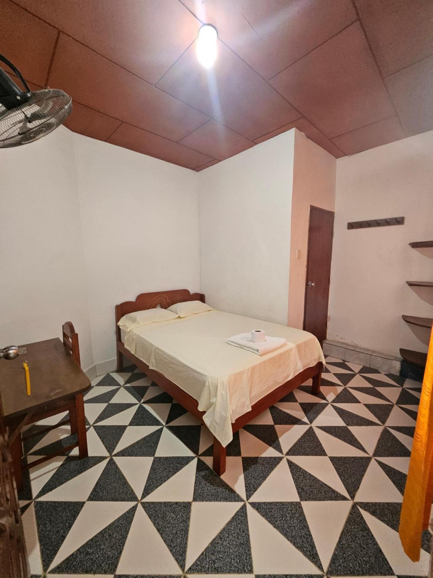 Sarisa House Hotel Iquitos Bagian luar foto