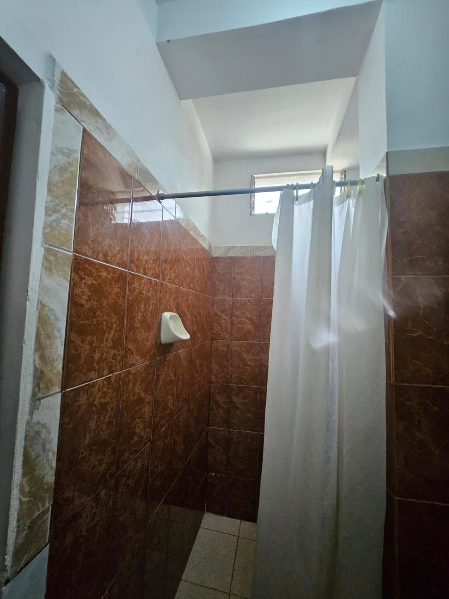 Sarisa House Hotel Iquitos Bagian luar foto