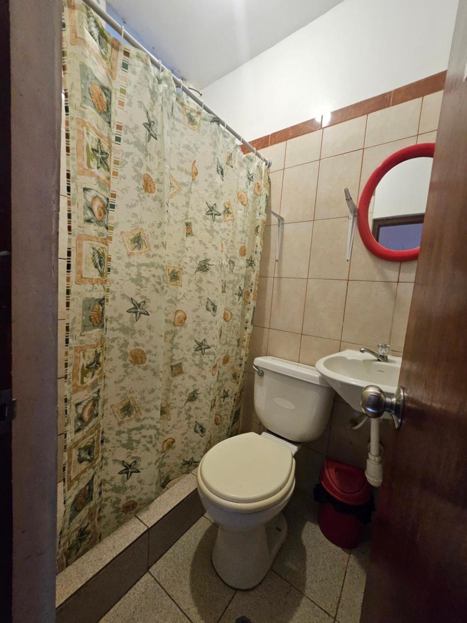Sarisa House Hotel Iquitos Bagian luar foto