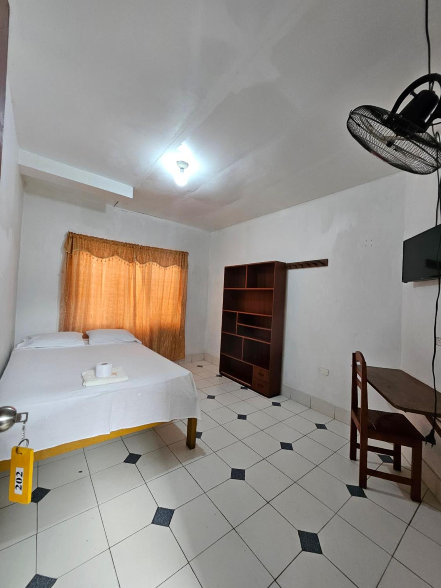 Sarisa House Hotel Iquitos Bagian luar foto