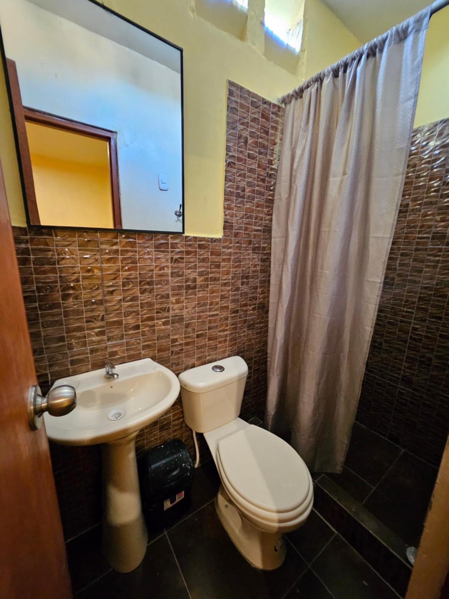 Sarisa House Hotel Iquitos Bagian luar foto